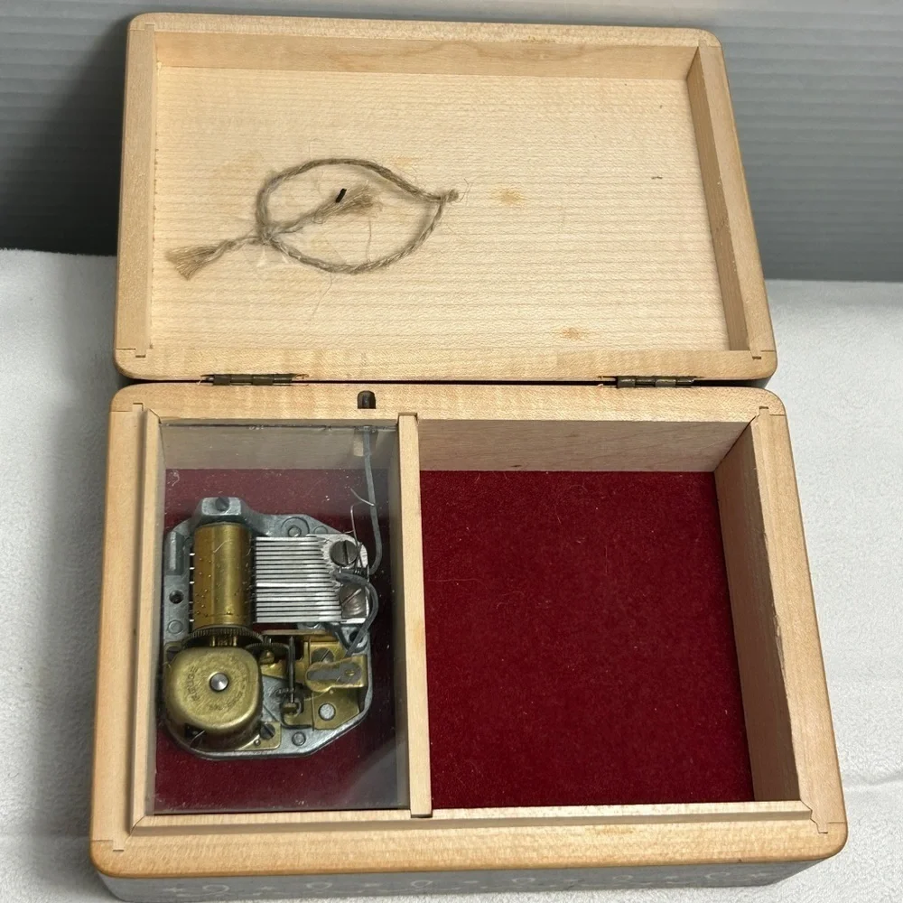 Reuge Swiss Music Box Vintage My Lily Adieu Hi - Lo Wind-Up Wooden Opens